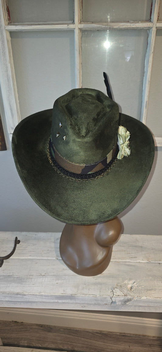 Hunter Green/Camo Band Western Suade Hat