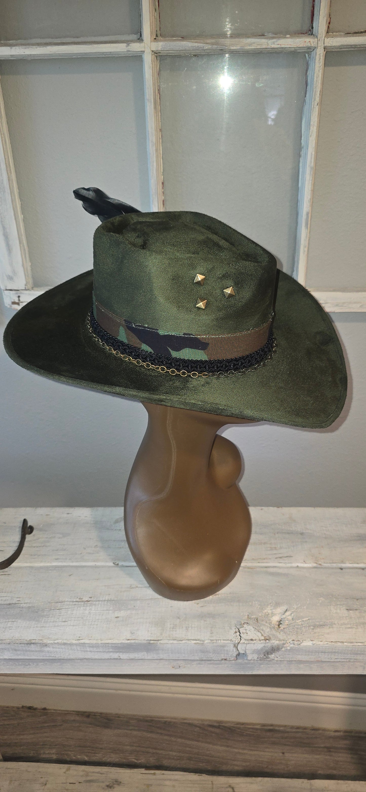 Hunter Green/Camo Band Western Suade Hat